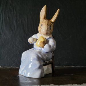 Vtg F. Warne & Co Beatrix Potter Cottontail Rabbit Figurine, Nursery Decor c1985